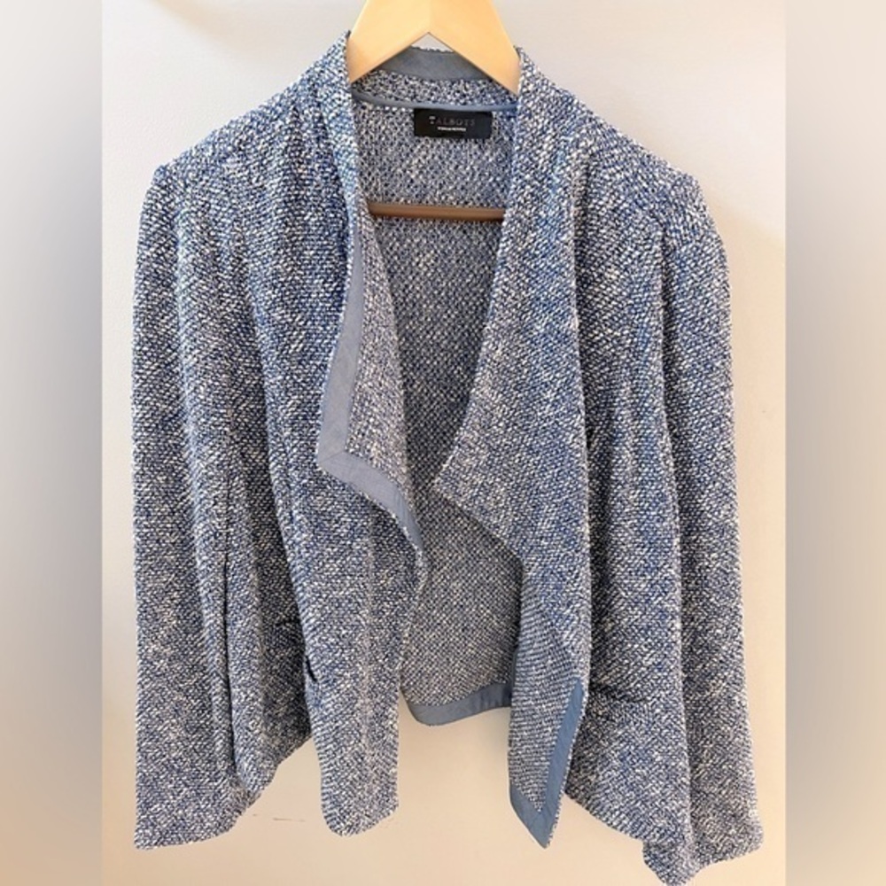 Women’s Talbots open blazer. Beautiful blend of colors. Excellent.
